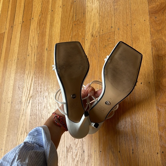 ZARA WHITE HIGH-HEEL SANDALS WITH VINYL STRAPS - Picture 11 of 11